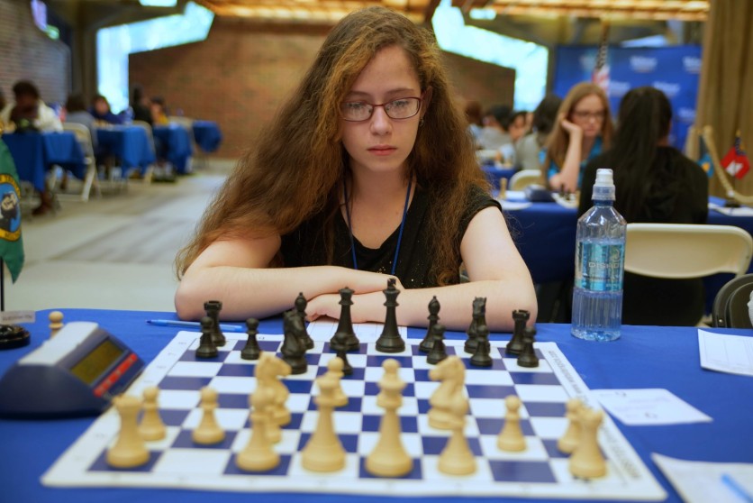 Naomi Bashkansky playing chess