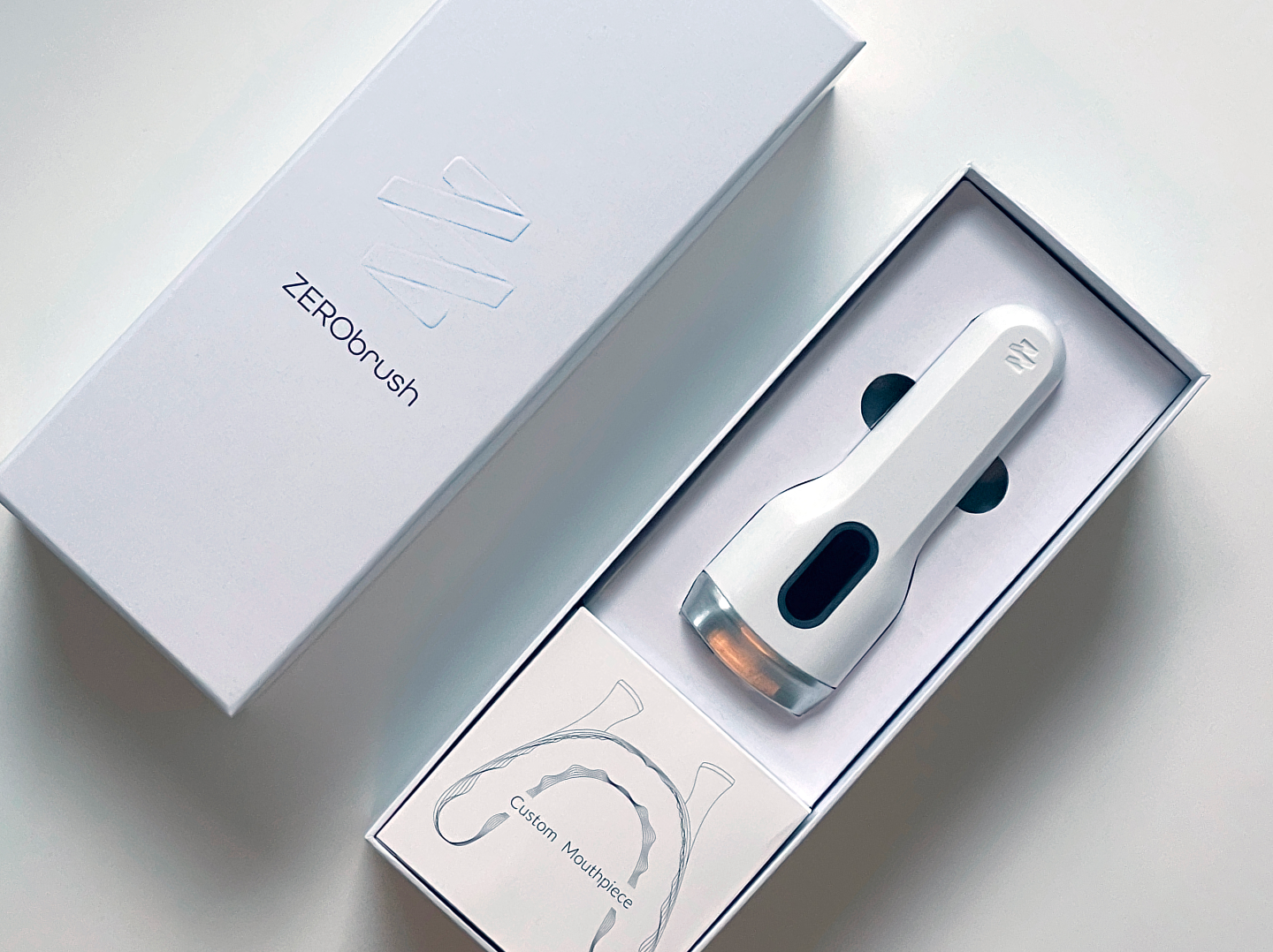 ZERObrush in clean "apple like" packaging.