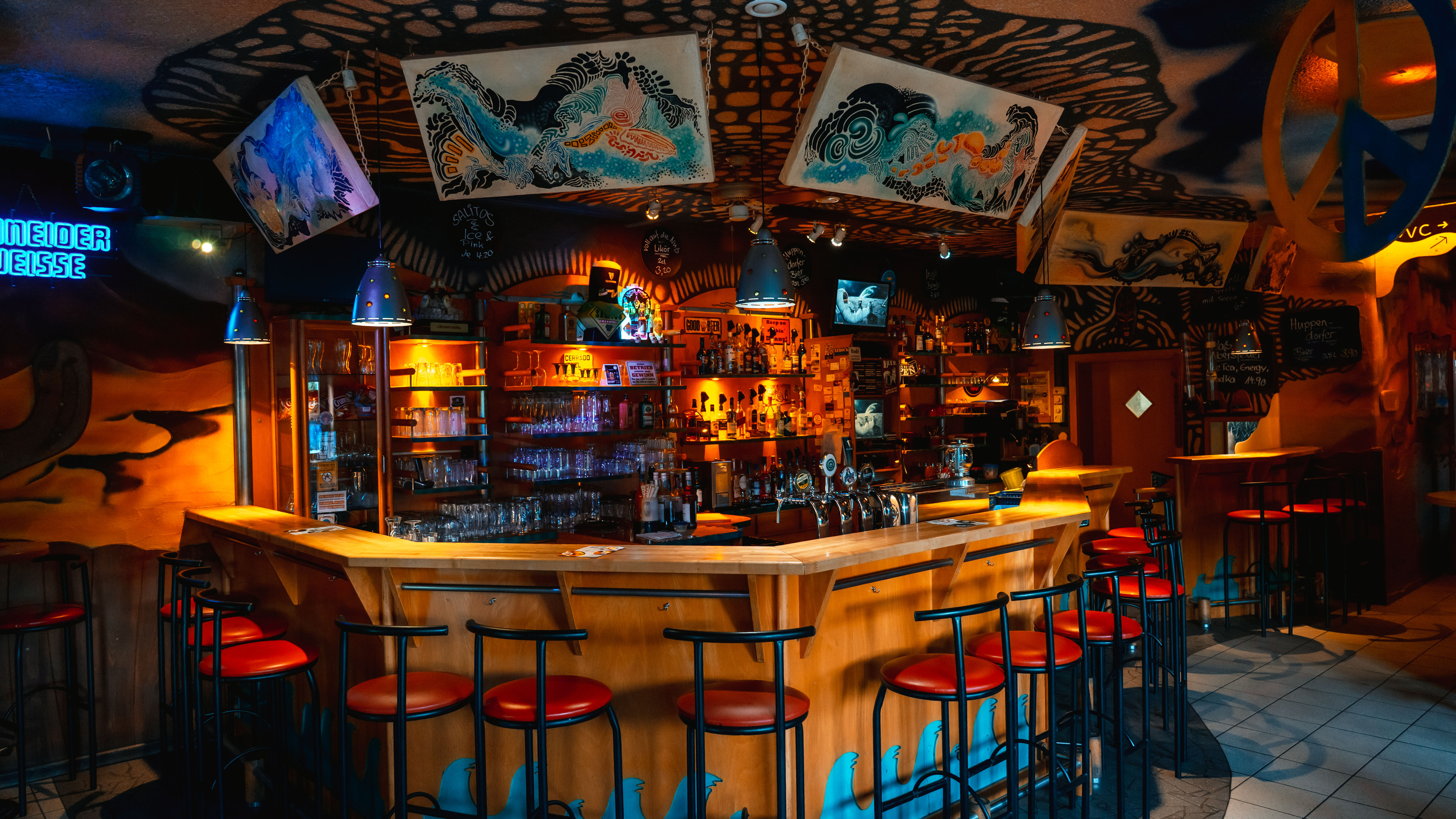 Hauptbar der Kneipe