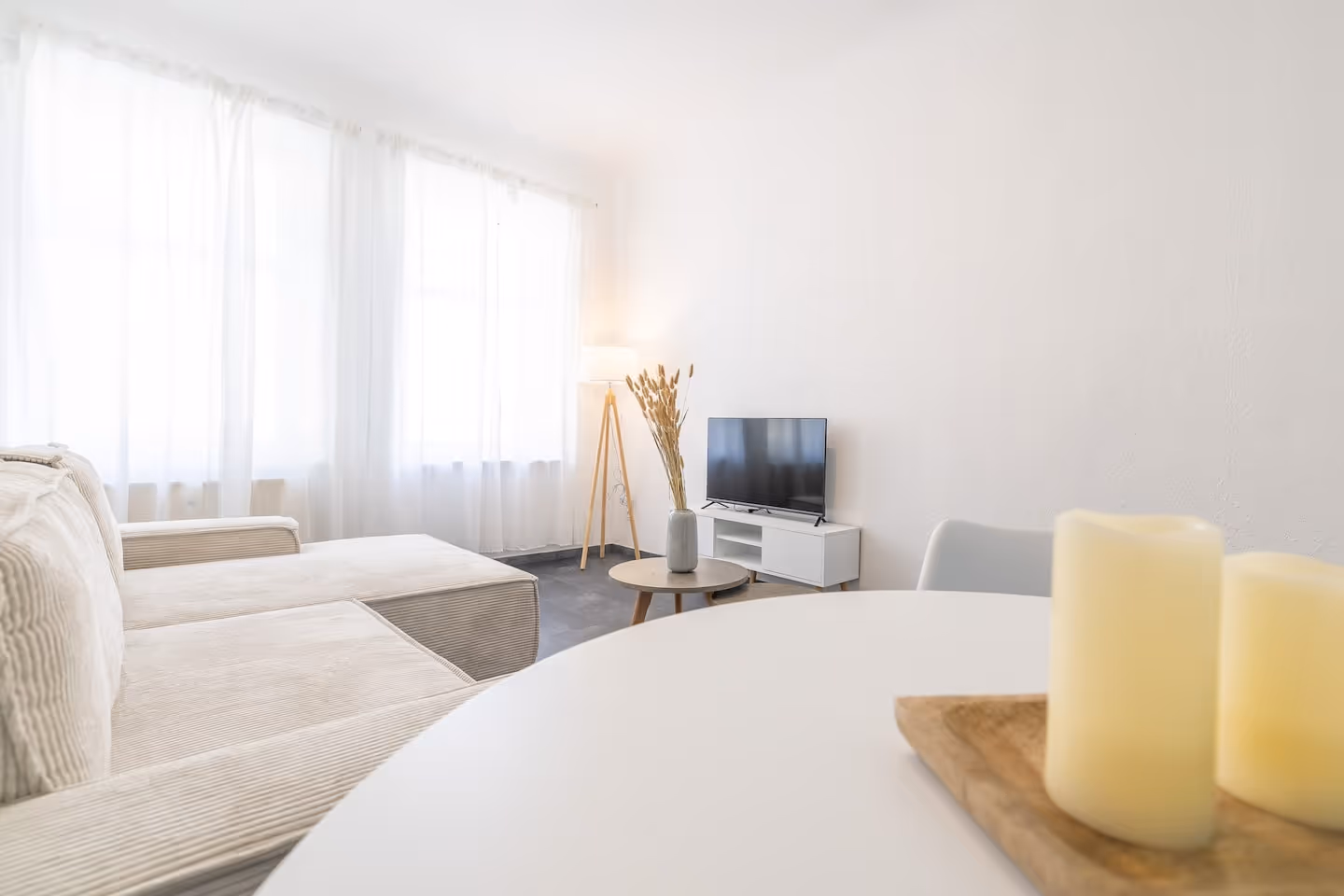 LeHa Stays - Gorki Strasse 129 1.OG - Wohnzimmer