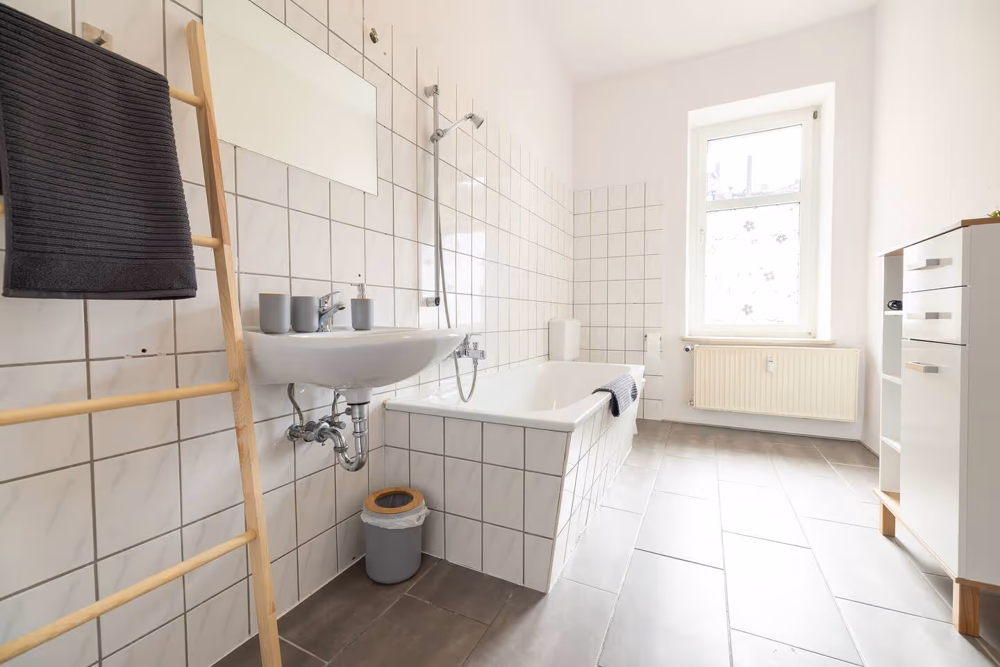 LeHa Stays - Gorki Strasse 129 1.OG - Badezimmer