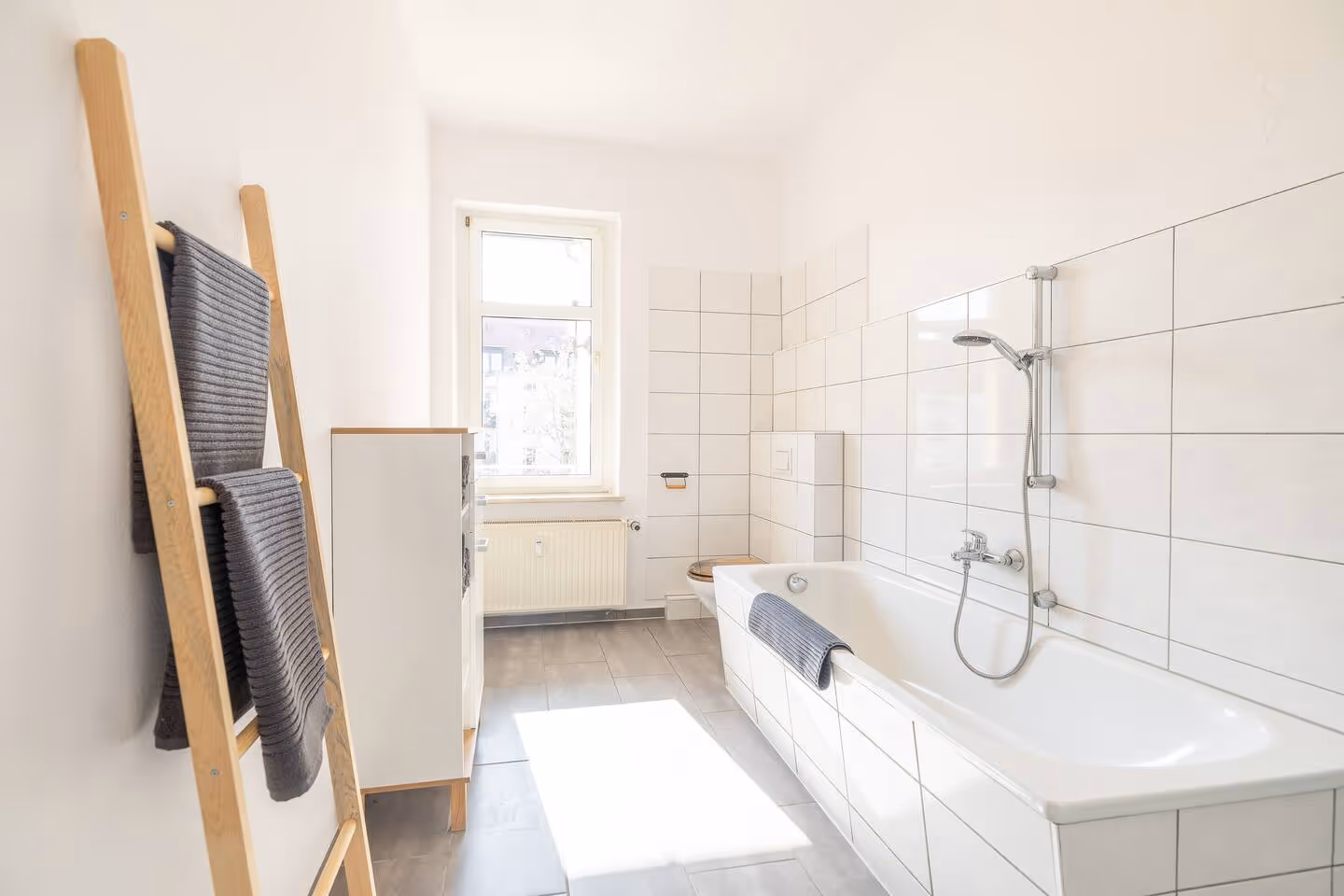 LeHa Stays - Gorki Strasse 129 3.OG - Badezimmer