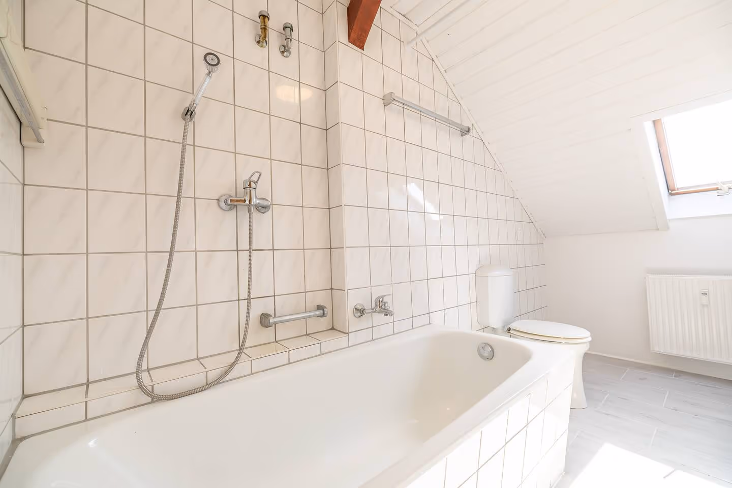 LeHa Stays - Gorki Strasse 129 - DG links - Badezimmer