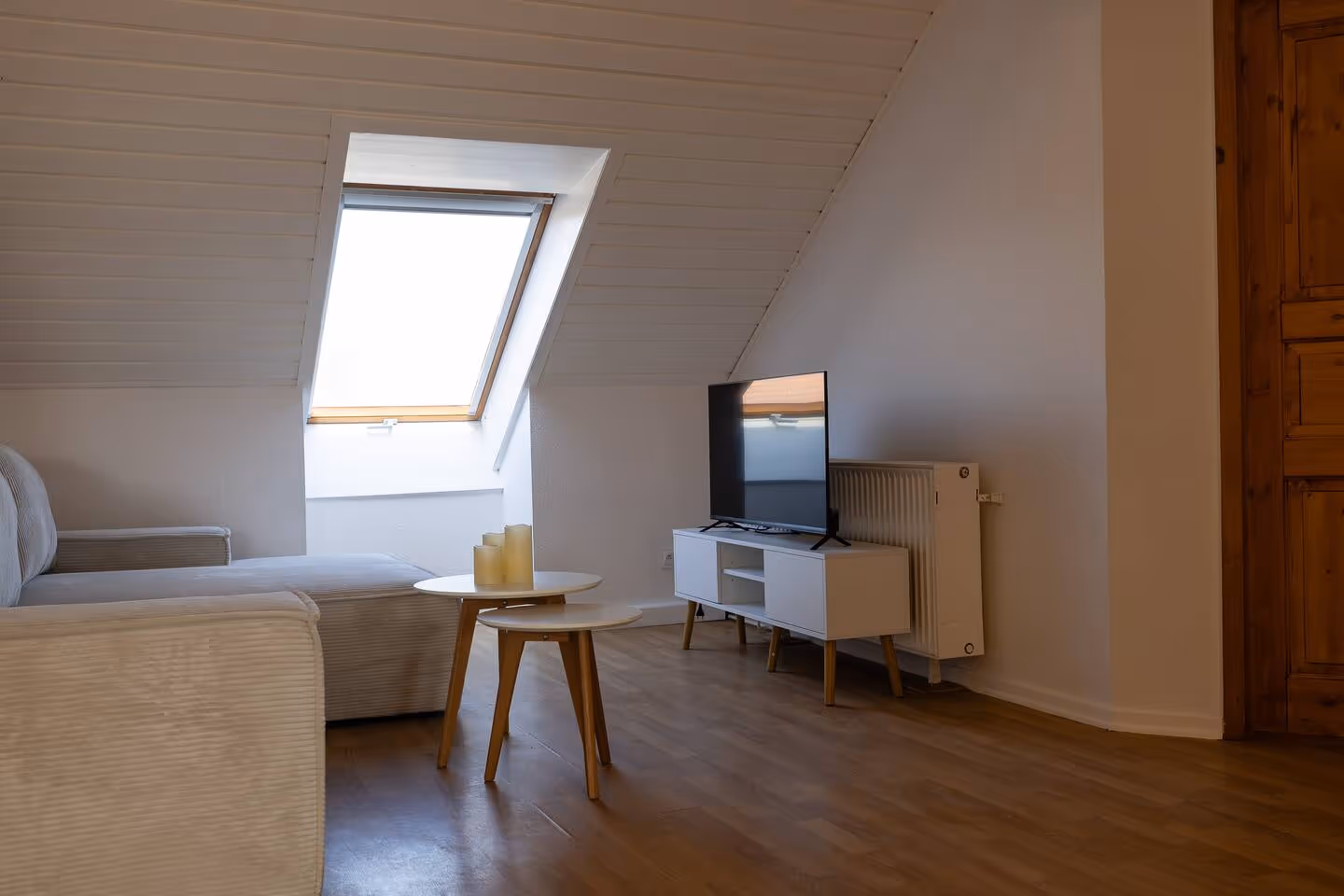 LeHa Stays - Gorki Strasse 129 - DG links - Wohnzimmer