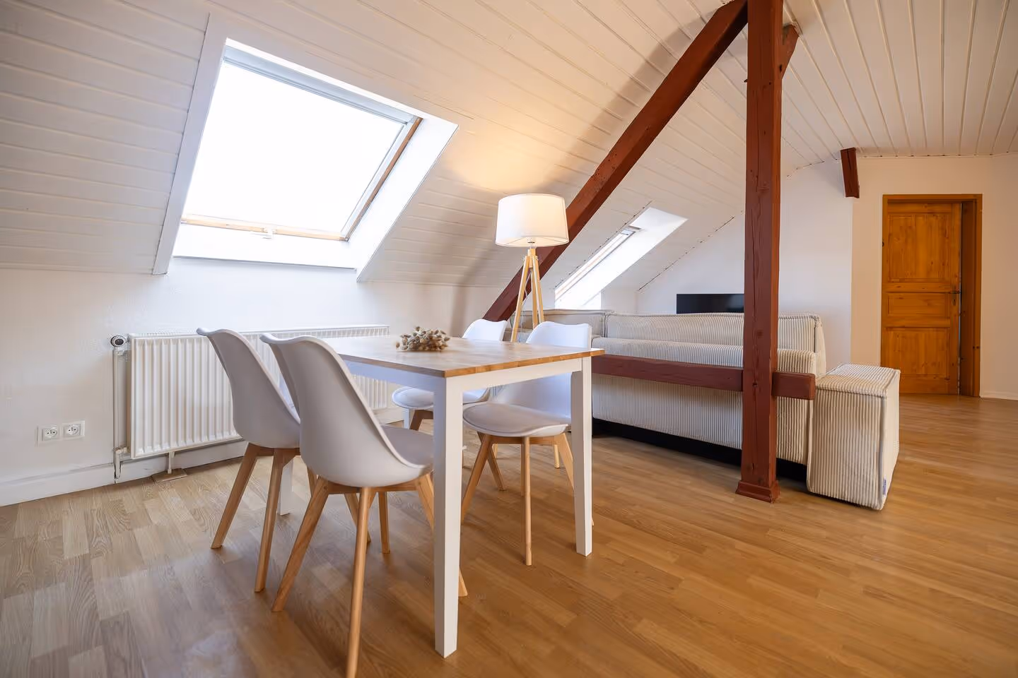 LeHa Stays - Gorki Strasse 129 - DG links - Essbereich