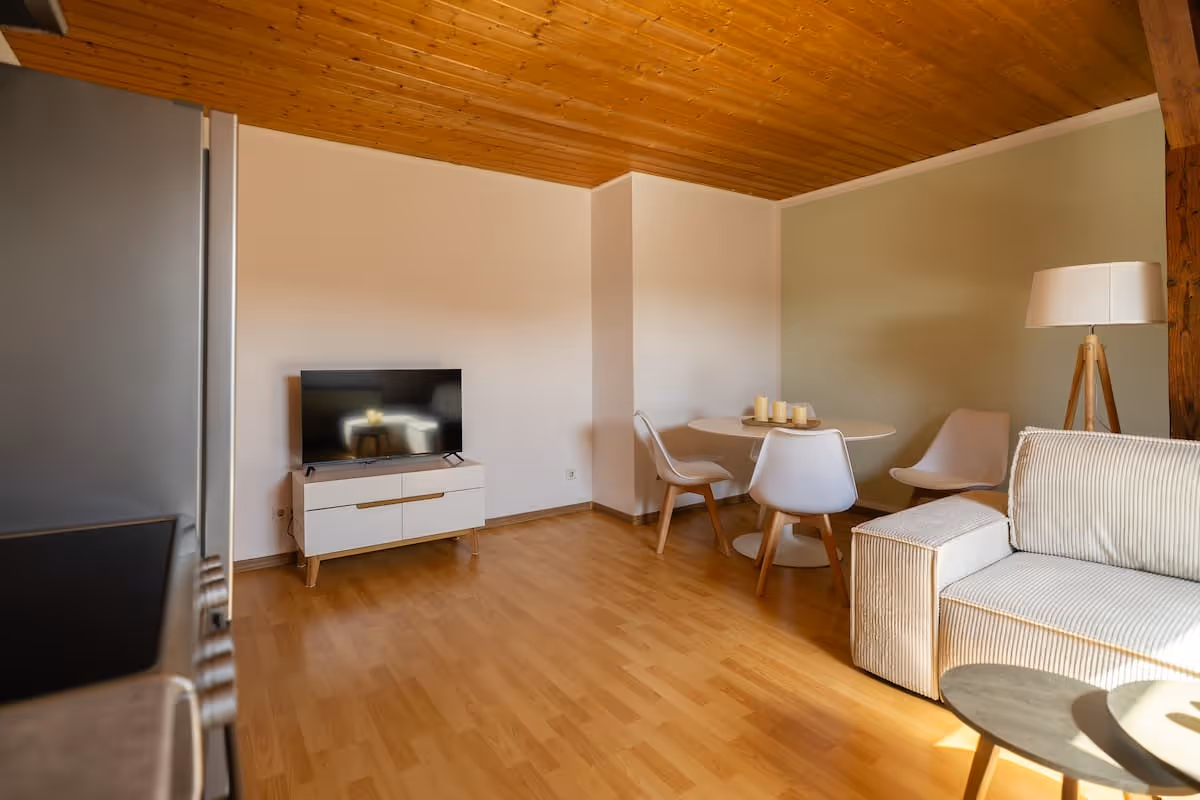 LeHa Stays - Gorki Strasse 129 - DG rechts - Wohnzimmer