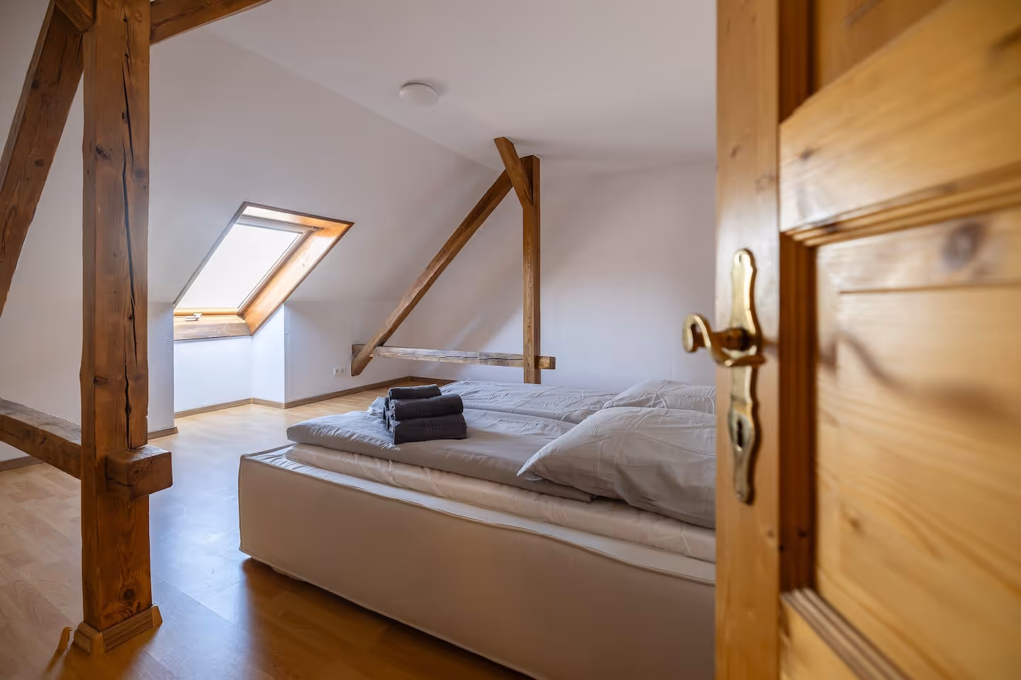LeHa Stays - Gorki Strasse 129 - DG rechts - Schlafzimmer
