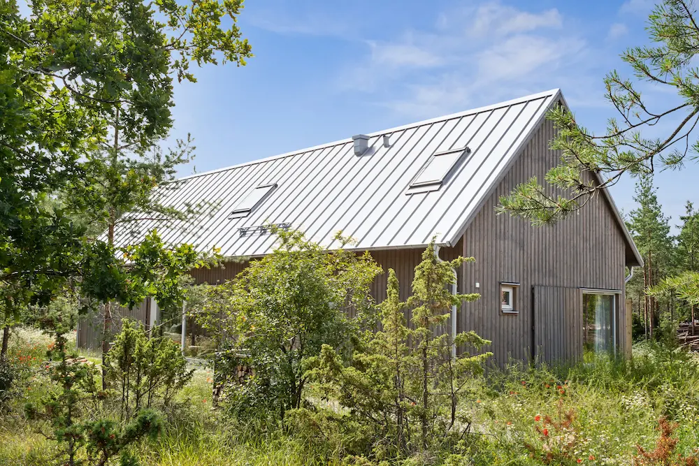 Arvesund house model Dalåsen, a modern wooden home with clean Scandinavian design