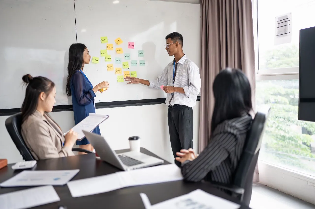 Moving Company Advertising: Strategies to Boost Leads in 2025