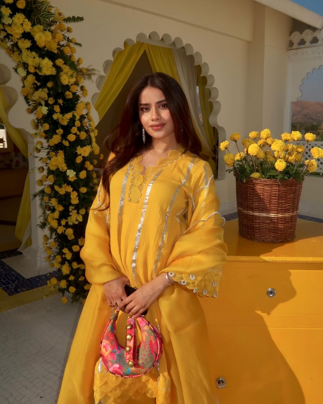 Amber Scalloped Kurta Set