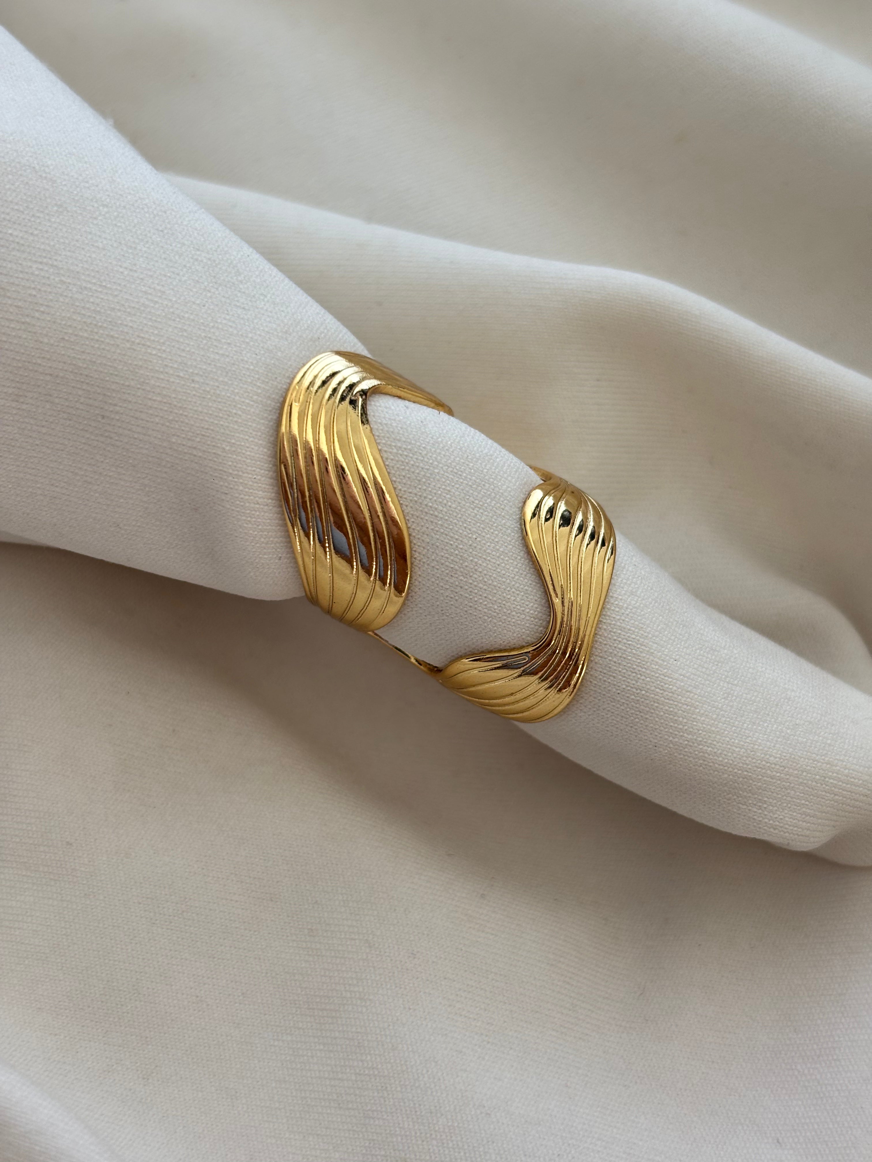 Abstract Cut-out Ring Size-7