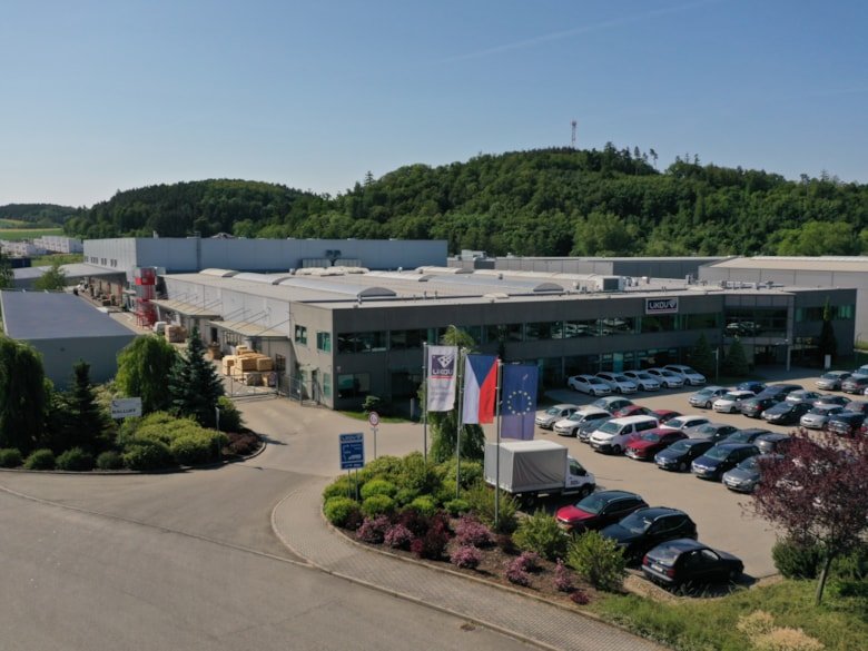 Jet Investment získal předního evropského výrobce stavebních profilů LIKOV