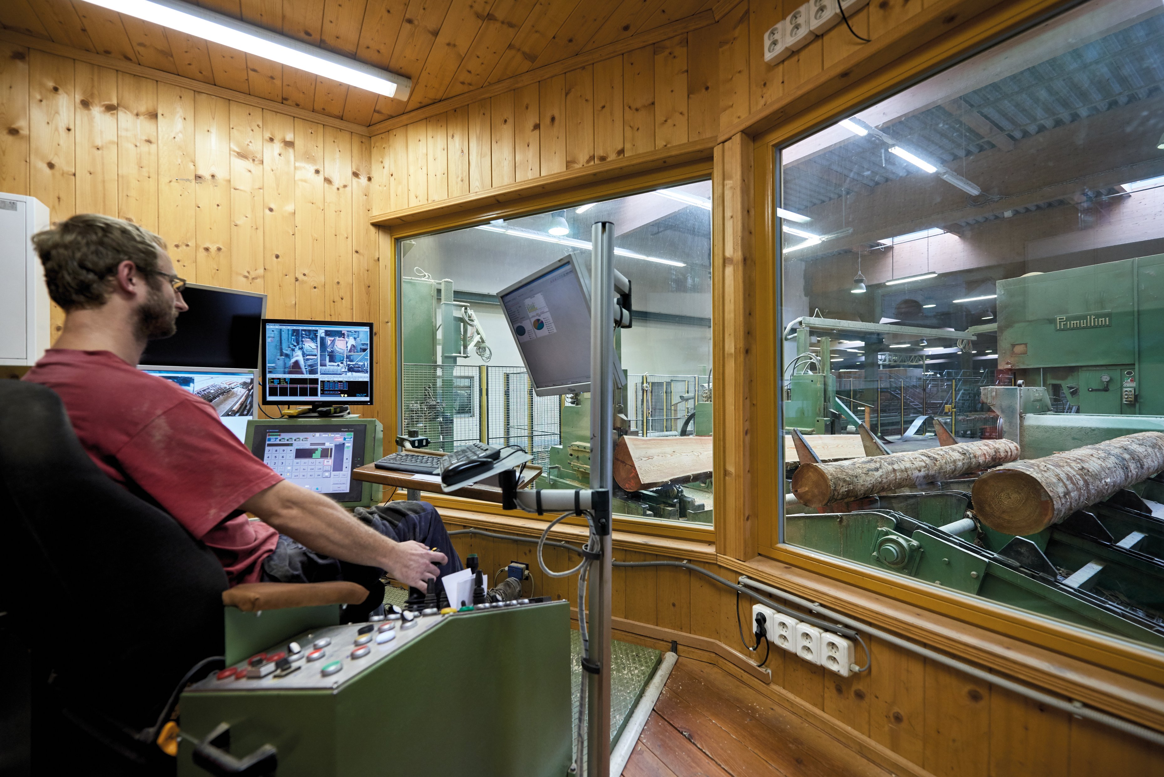 LESS & TIMBER pod křídly Jet Investment prosperuje a rozšiřuje výrobu