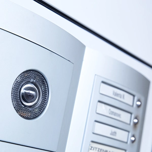 Montage von Sprechanlagen durch die Fa. Tichai GmbH aus Bünde.