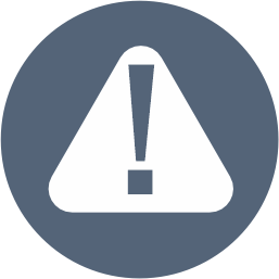 Warnschild mit Blitzsymbol für elektrische Gefahr auf grauem Hintergrund.