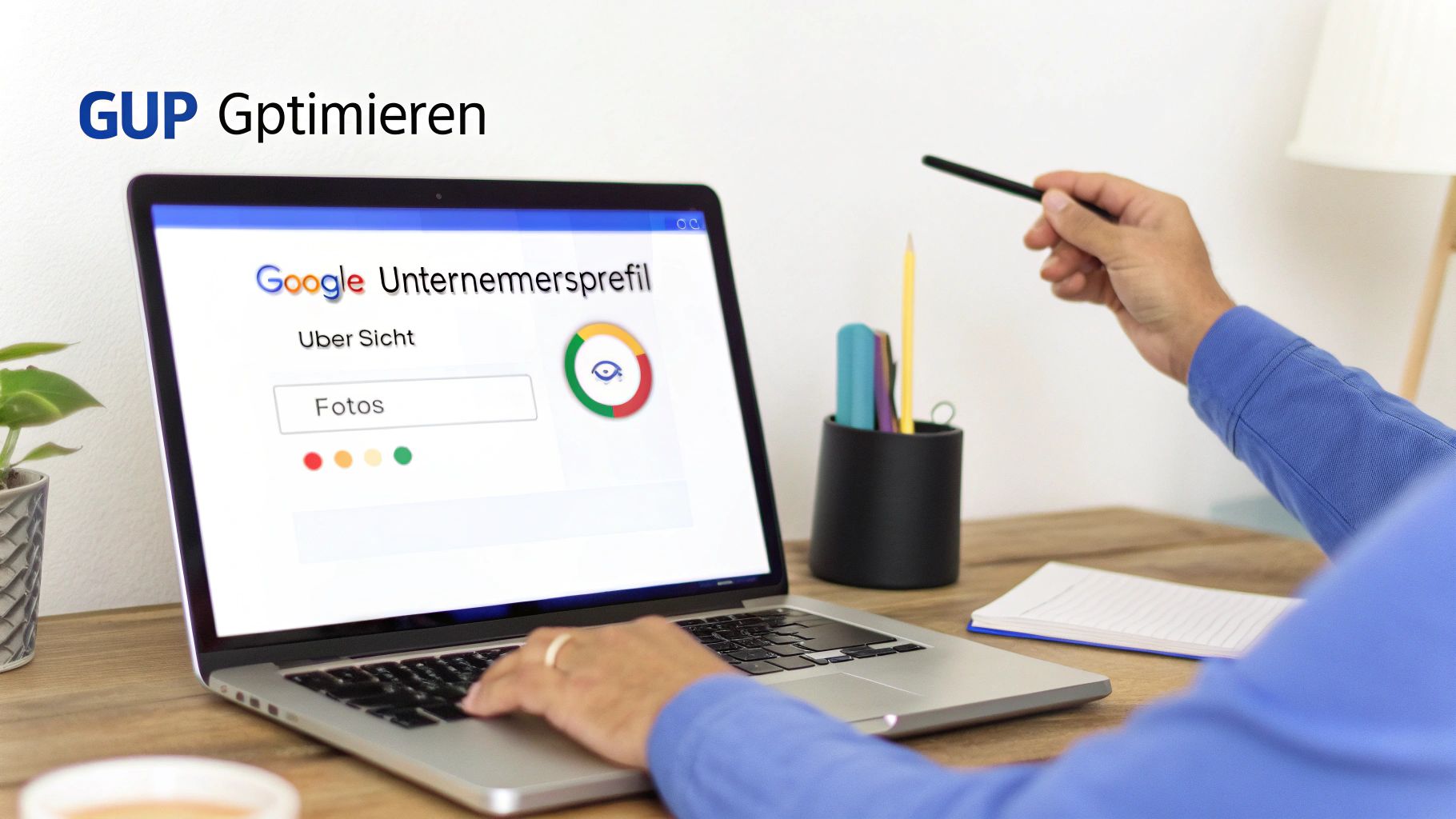 Person optimiert Google Unternehmensprofil auf Laptop. Fokus auf Fotos und Sichtbarkeit des Profils.