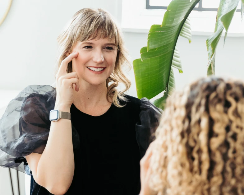 Lindsay performing EFT tapping