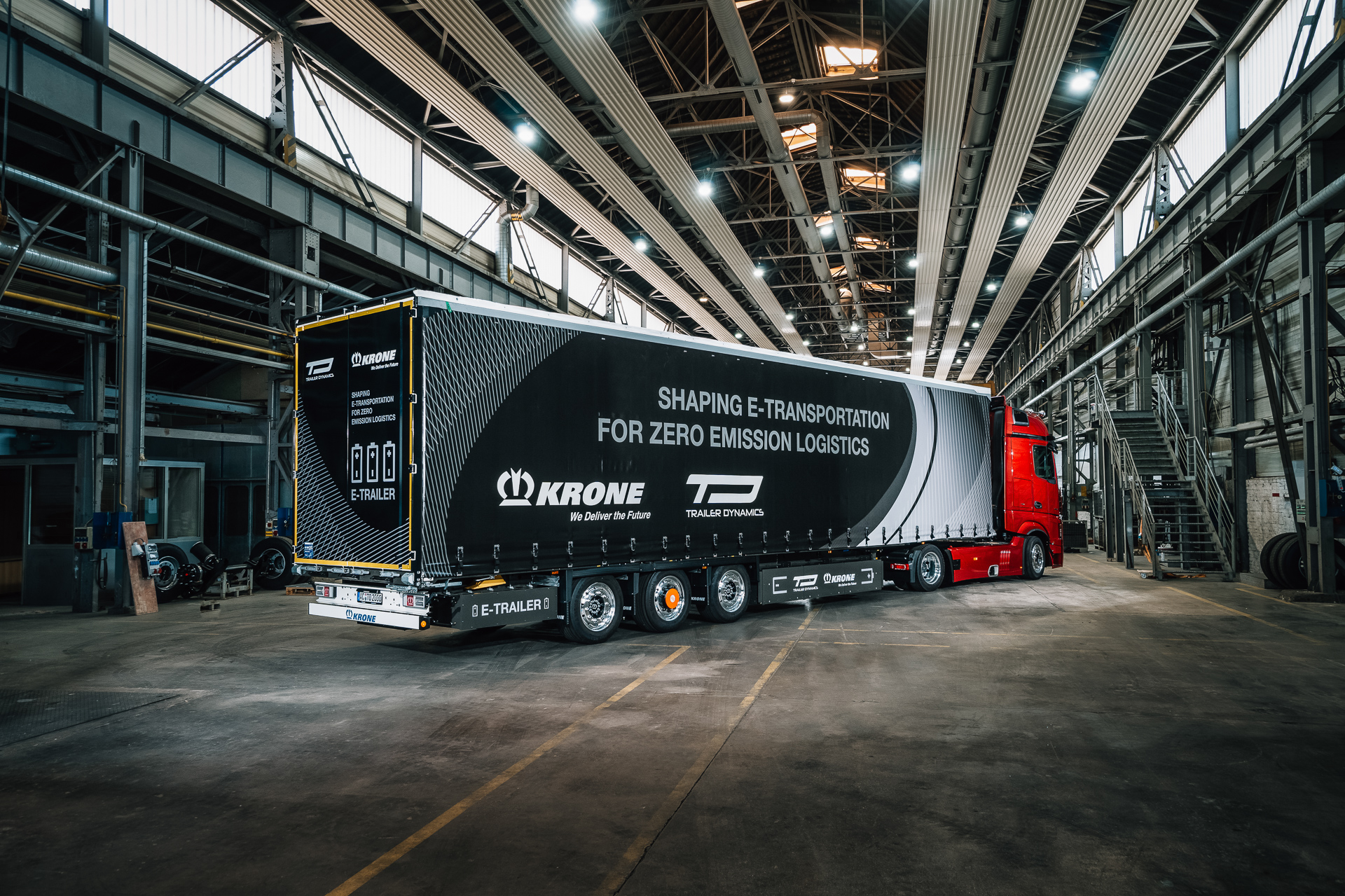 eTrailer in der Werkshalle von Trailer Dynamics