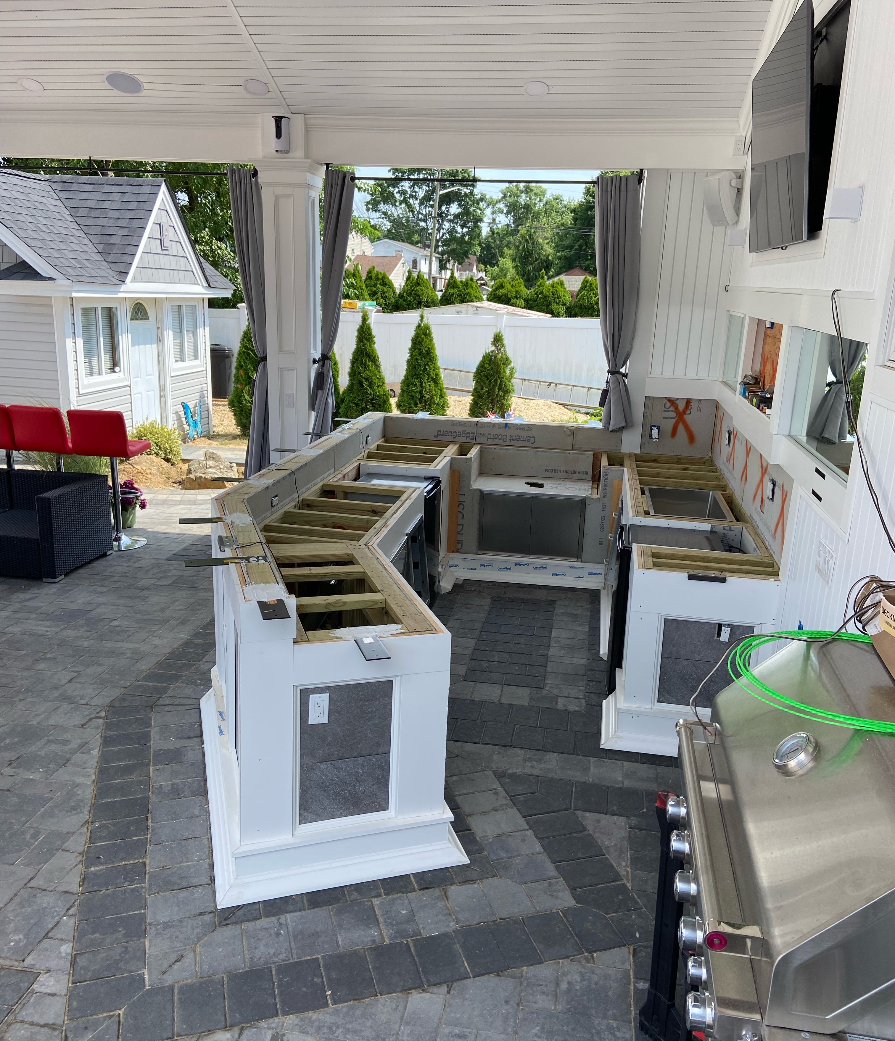 image of a residential garden patio