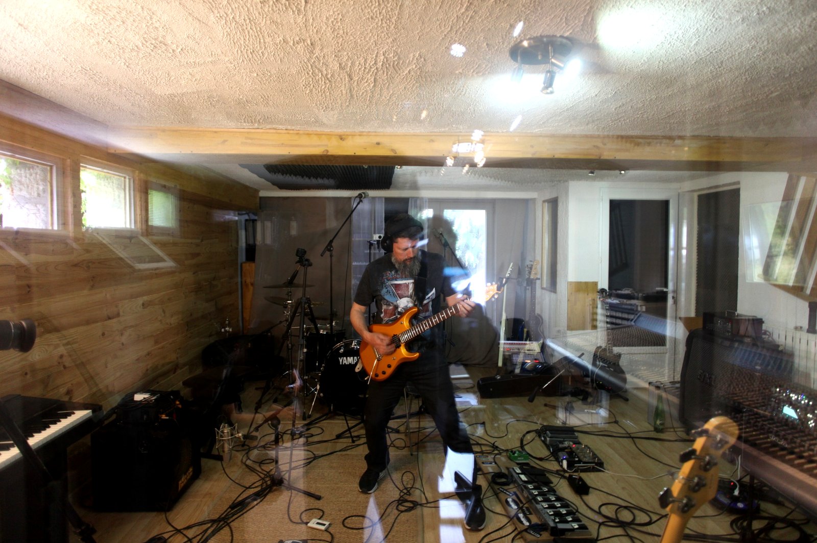 image of a band rehearsing