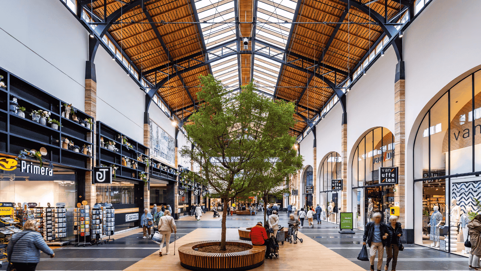 Winkelcentrum De Tuinen in Naaldwijk heropend