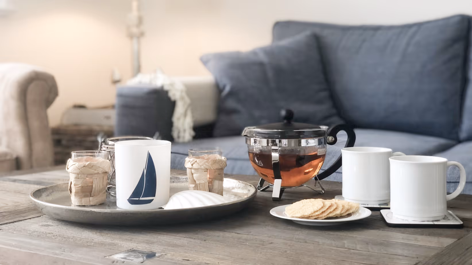 Ferienhaus Amrum Nebel - Eastside - Tee im Wohnbereich geniessen