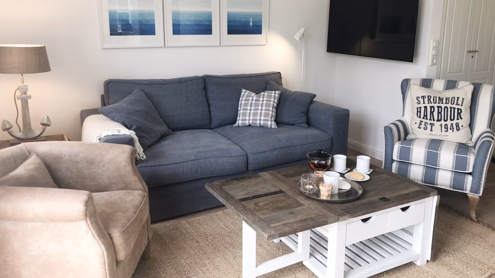 Ferienhaus Amrum Nebel - Eastside - Schlafzimmer Wohnbereich mit gemütlichen Sofas