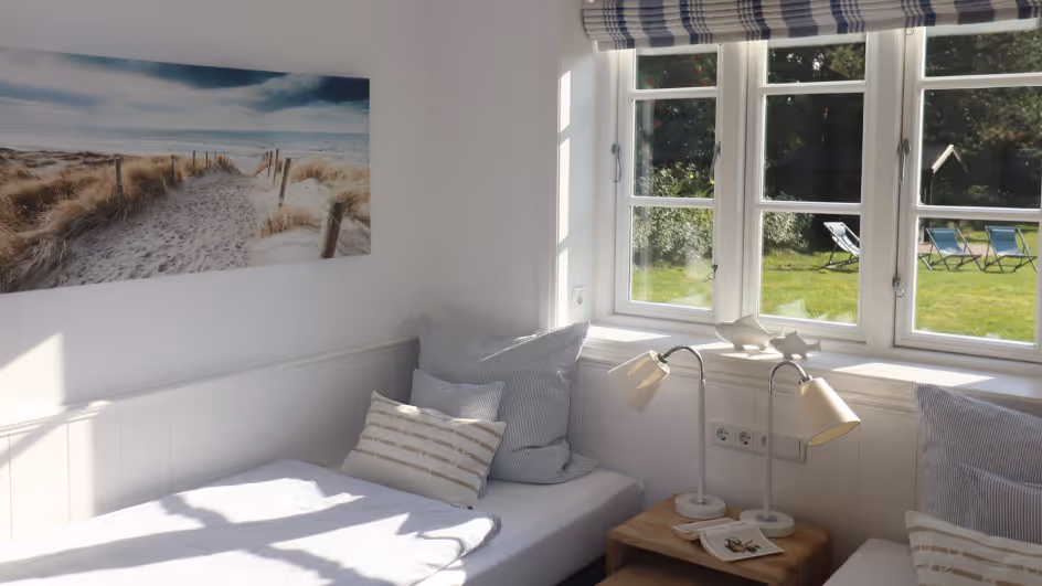 Luxus Ferienhaus Amrum - Eastside - Großes, helles Schlafzimmer im Erdgeschoss 