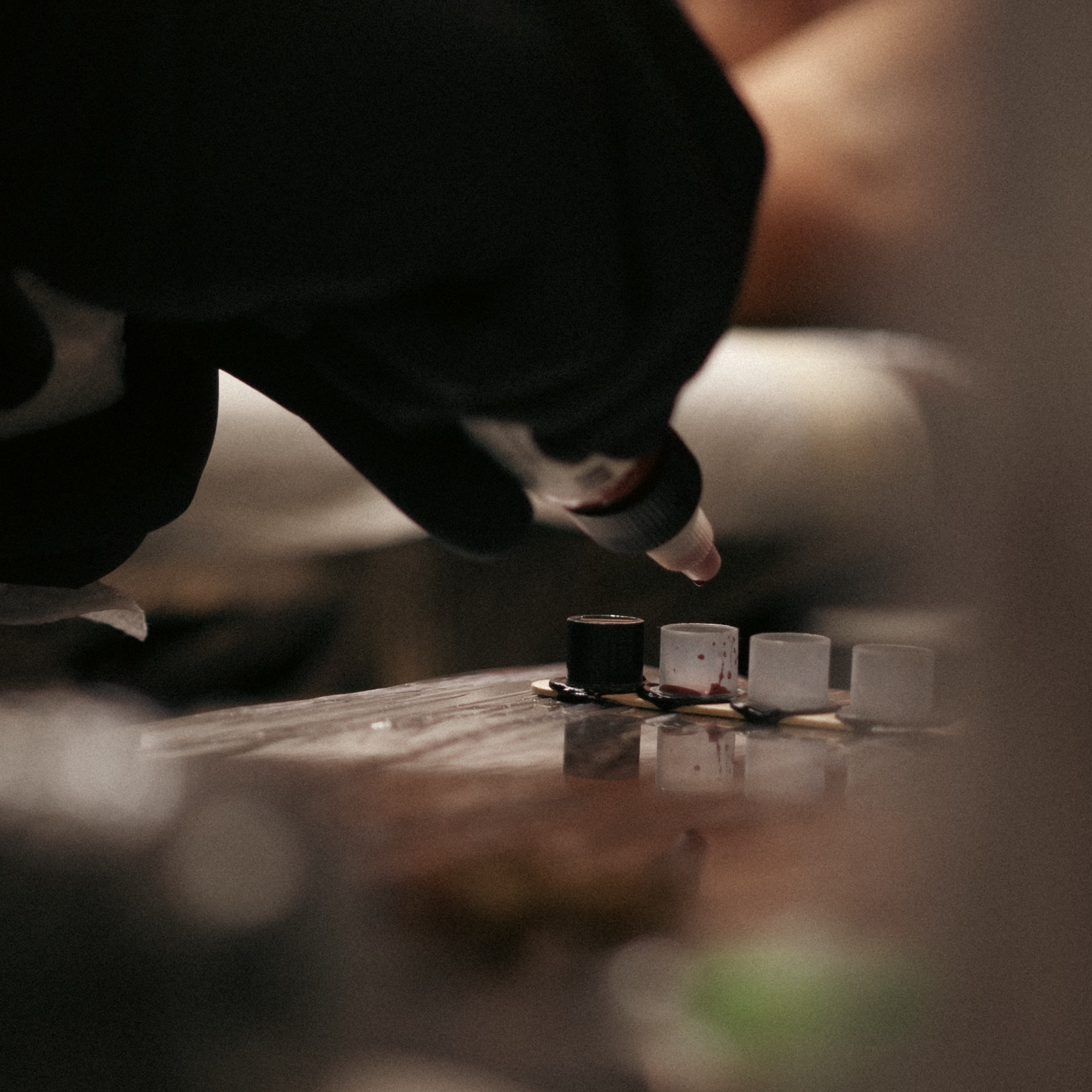 Inkpassion, Nahaufnahme beim Mischen der Farben