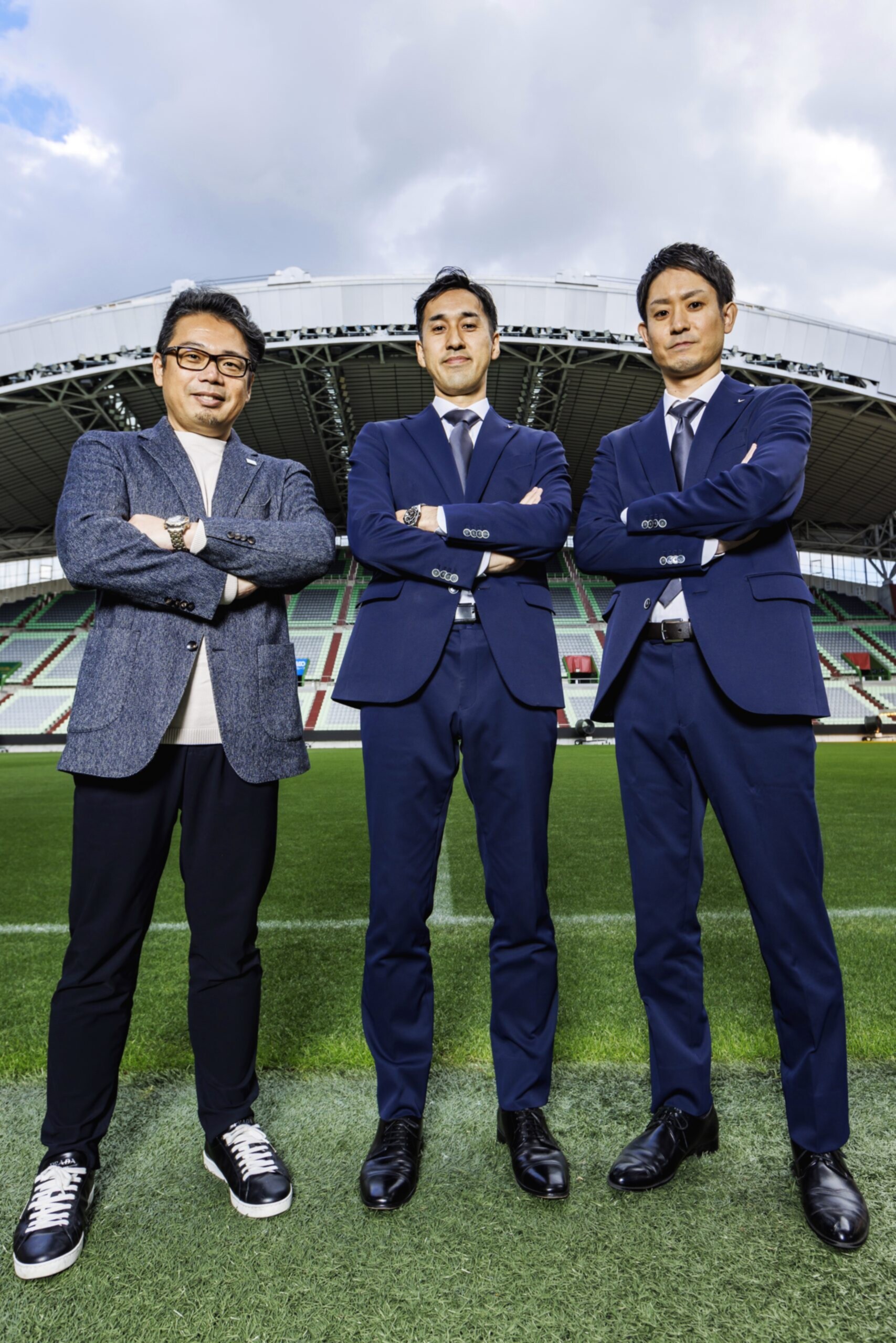 ノエビアスタジアムのピッチに立つ、川崎、千布、饗場