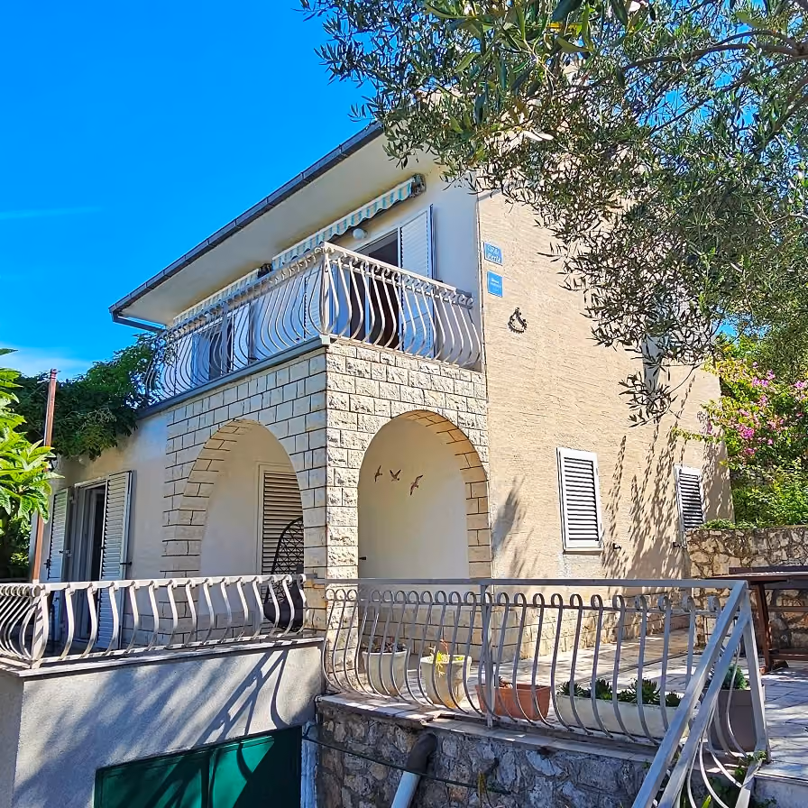 Villa Perla traditional Dalmatian villa with spacious terraces and Mediterranean surroundings in Okrug Gornji near Trogir