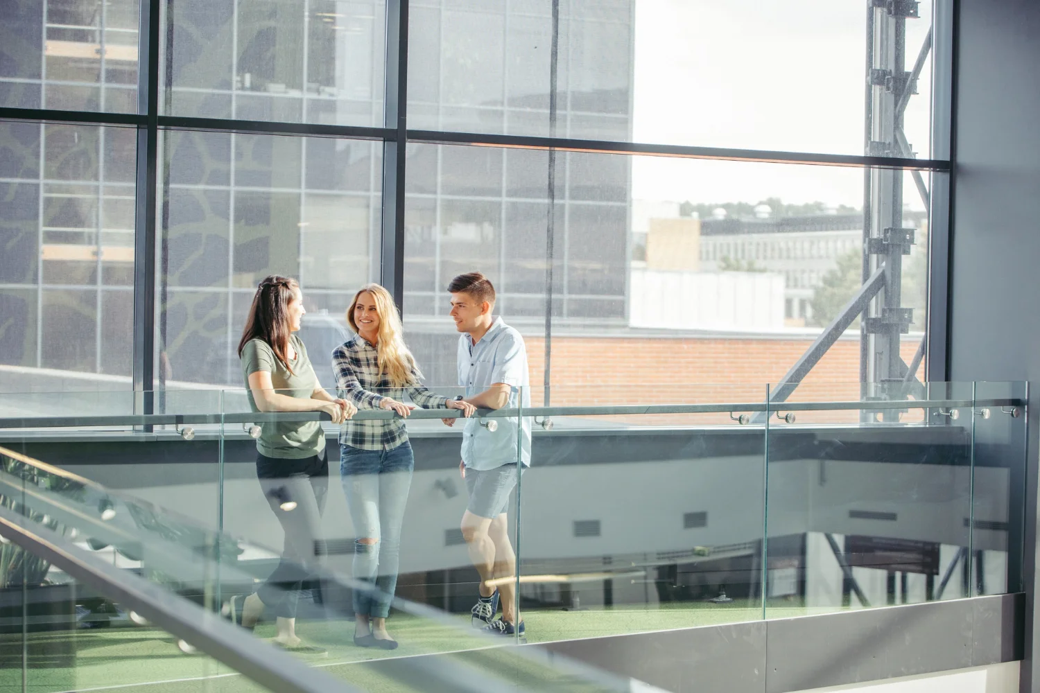 Rentar oficinas en Santa Fe o Insurgentes Sur: ¿Cuál es mejor para tu empresa?