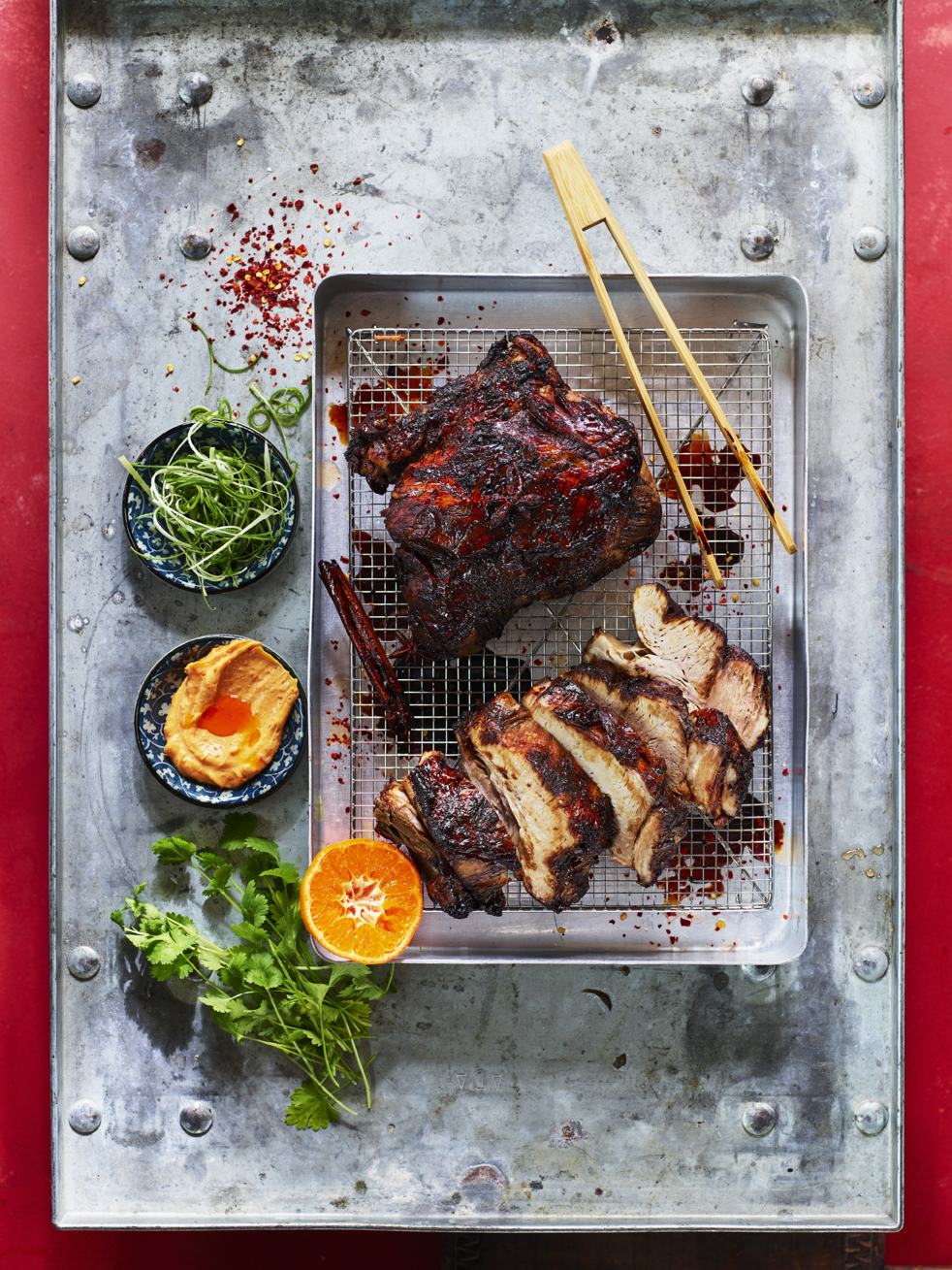 Sojaglaserade revbensspjäll med ingefära, kanel, stjärnanis och chipotle