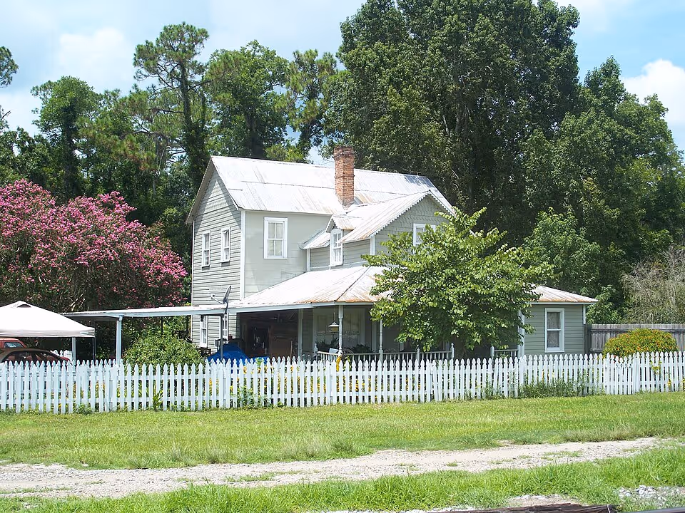 Sunshine Services HVAC and plumbing service location in Hampton community