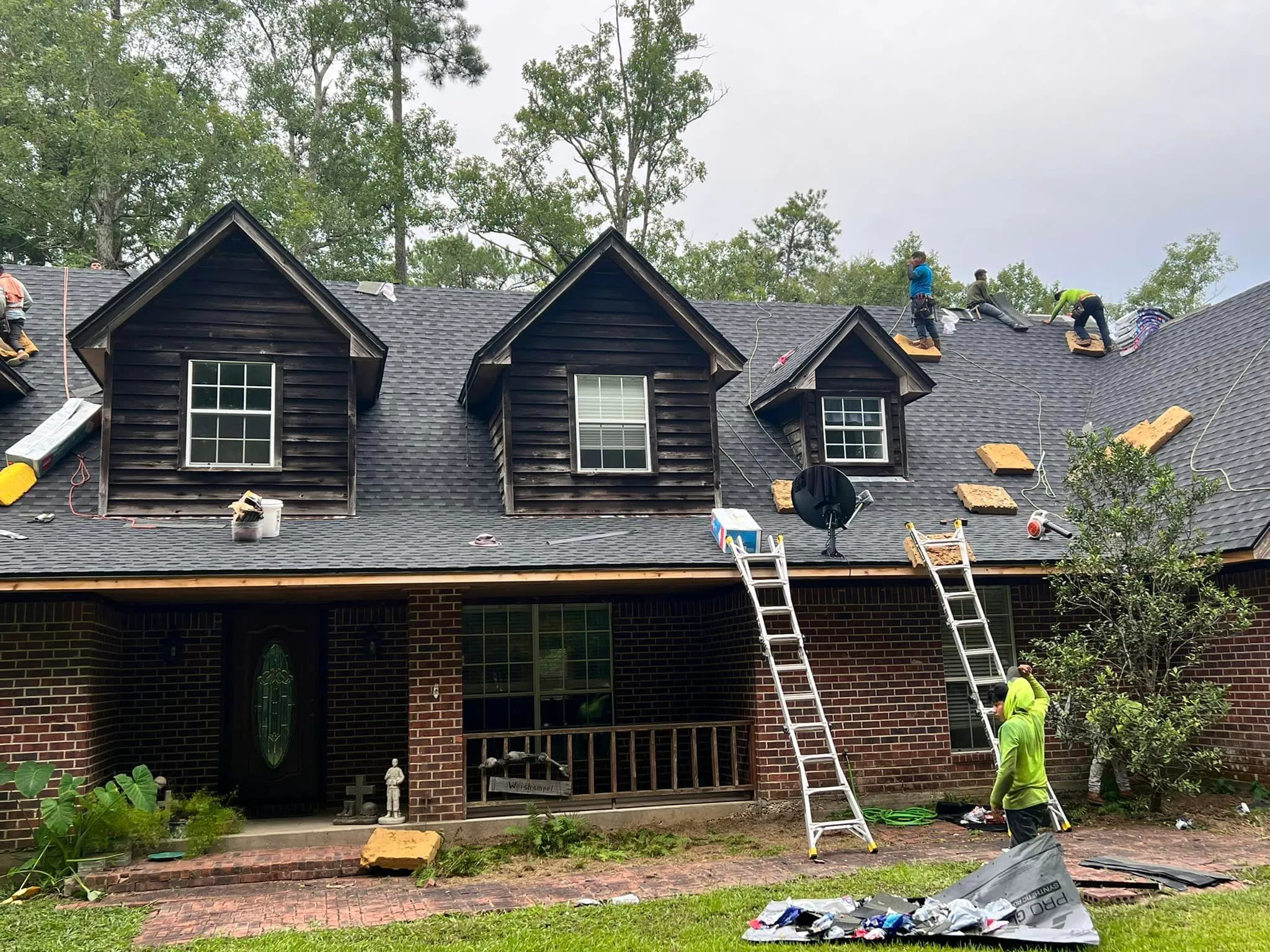 Well-Established Roofing Team in Pearland, TX