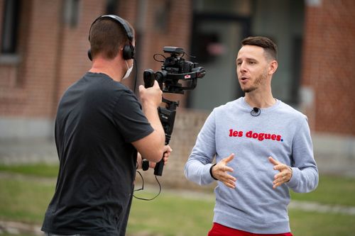 presentation programme TV et contenu réseaux sociaux