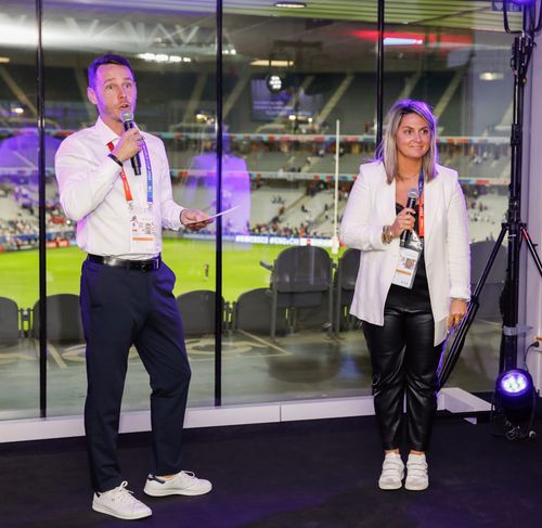 présentateur émission foot avec charlie moss ancienne speaker losc