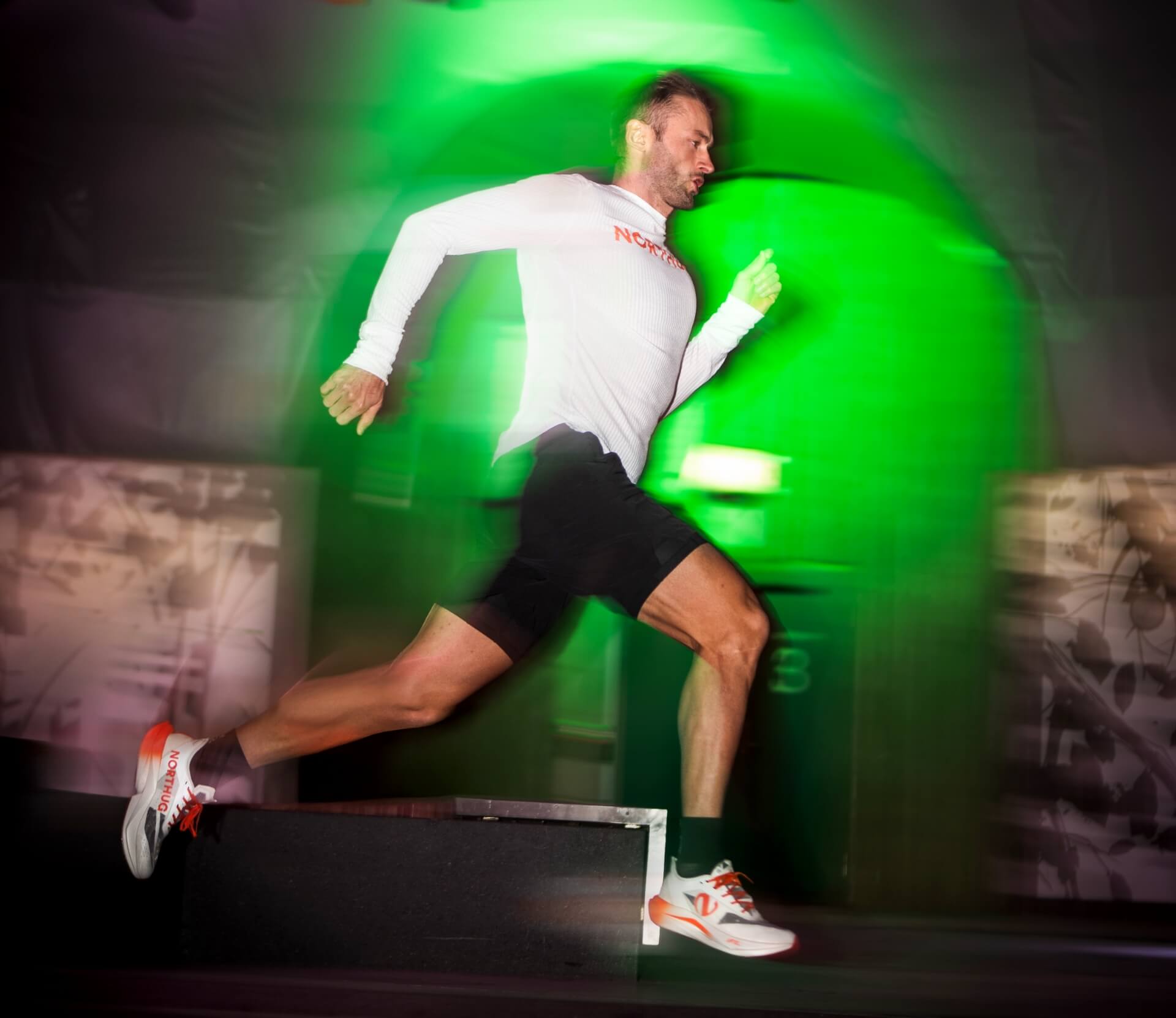Petter Northug tester sine UP 30 Elite-karbonsko i Fyllingsdalstunnelen, Bergen.