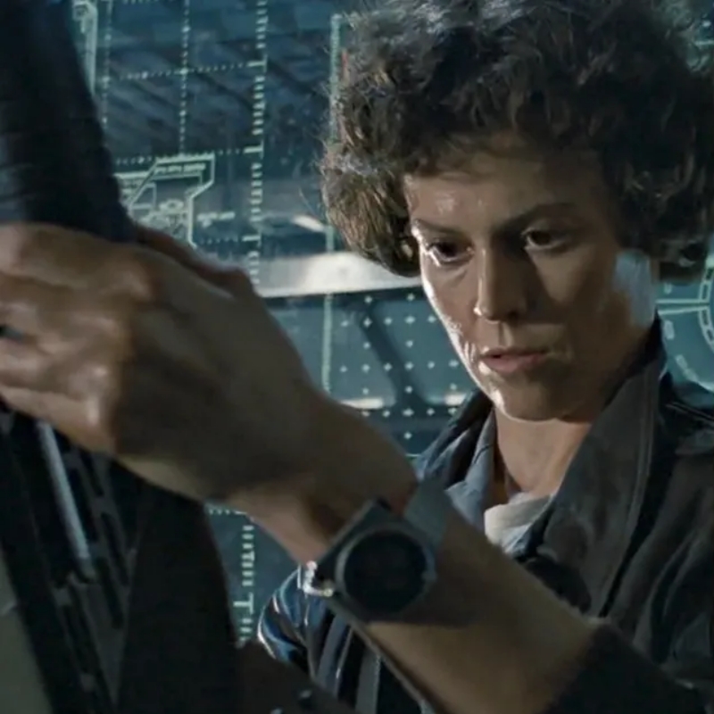 Sigourney Weaver as Ellen Ripley weraing a seiko watch in Aliens