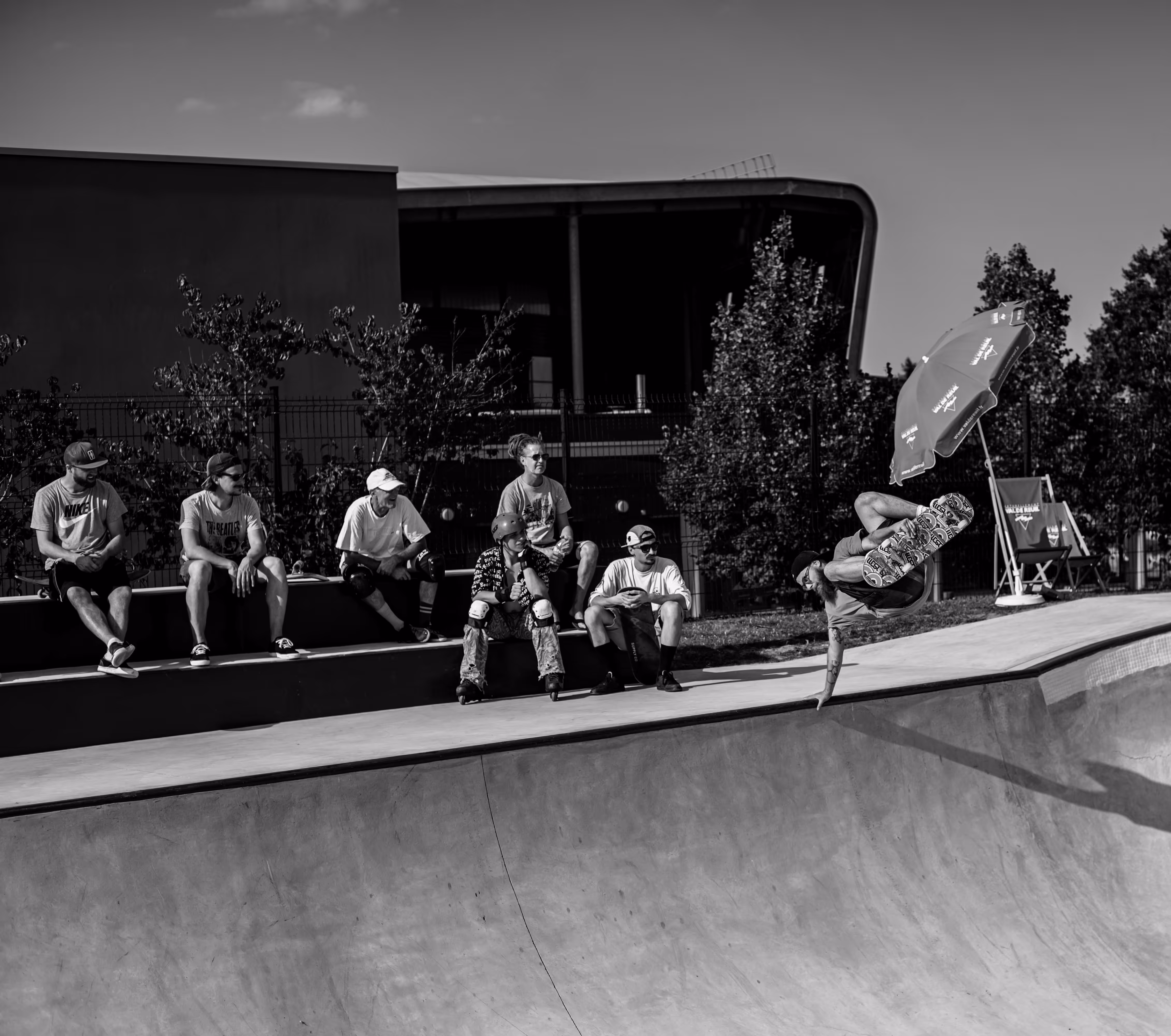 handplant - contest theostreet