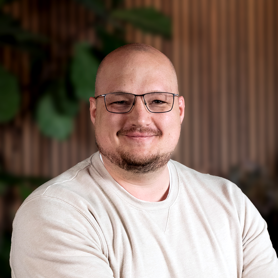 A photo of Jonathan, a management consultant at Mgmt