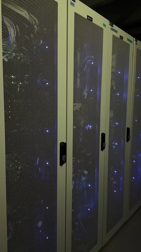 Racks im Rechenzentrum Frankfurt