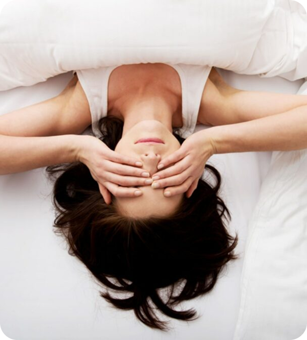 sleeping woman dry eyes