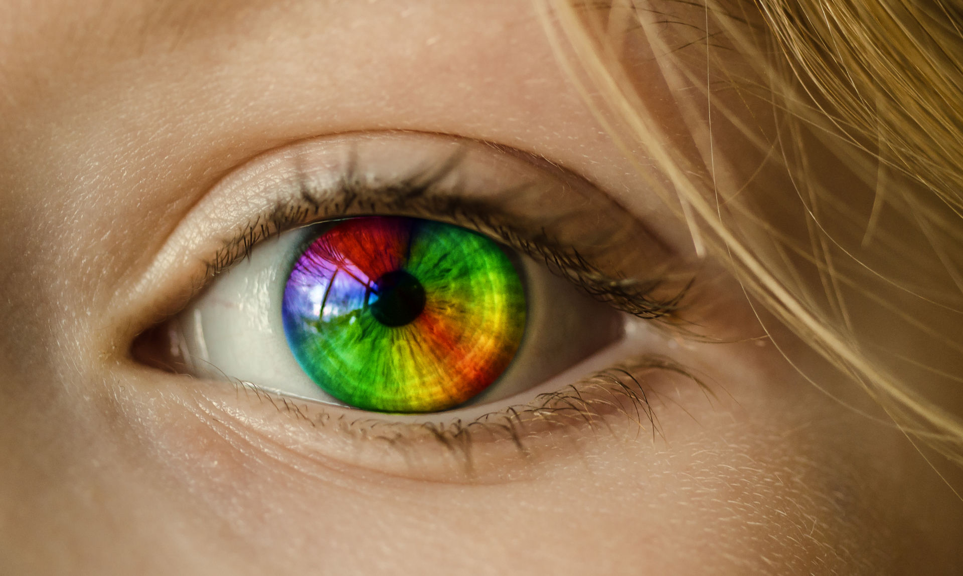 6 Benefits of Soft Prosthetic Contact Lenses