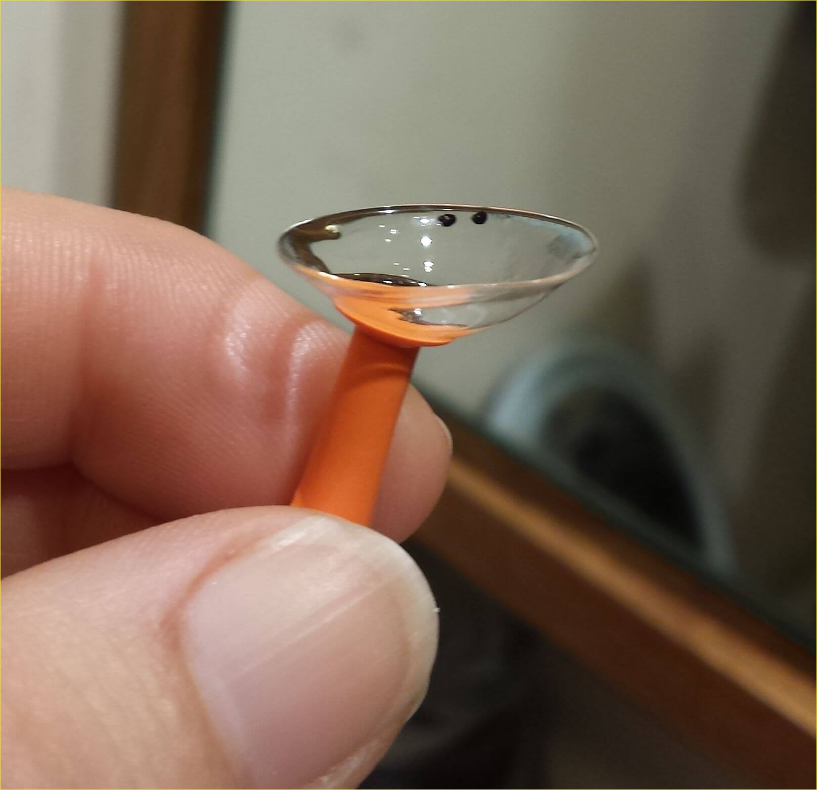 How to Treat Dry Eyes, Tiredness, and Discomfort with Scleral Lenses