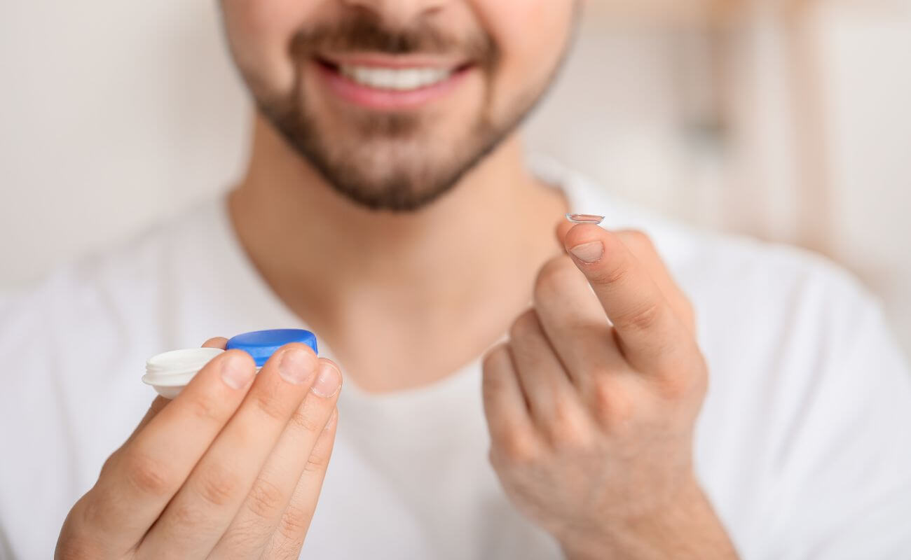 Navigating the World of Multifocal Contact Lenses: Who Are They For?