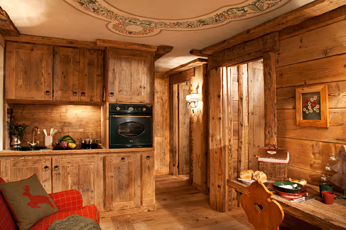 the kitchen of la petite in courmayeur all made in wood