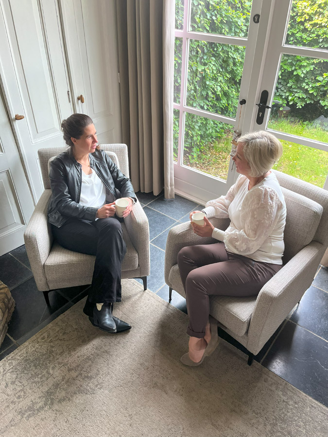 Ineke van WITH!N in gesprek met klant