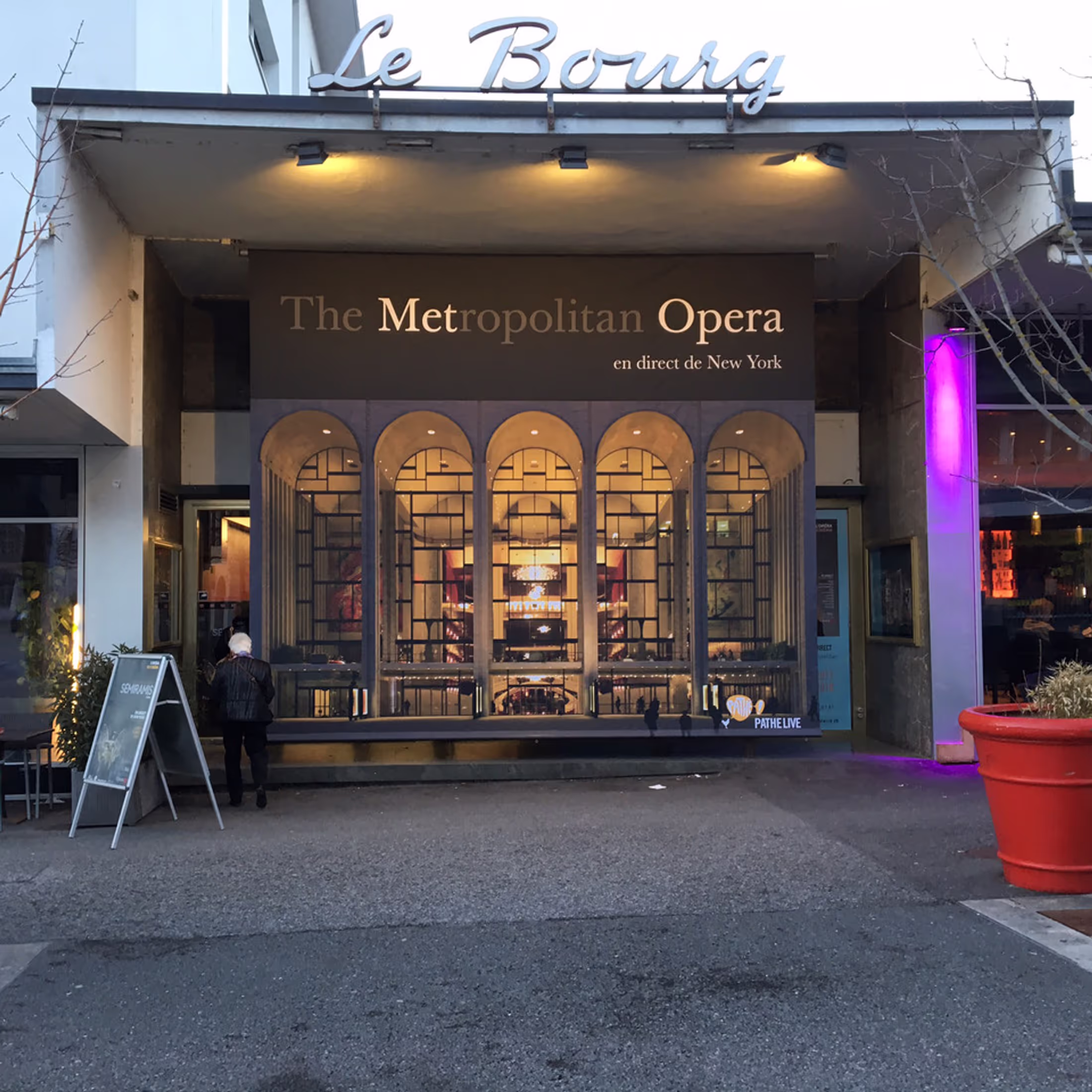 Impression numérique d'une bâche pour le cinéma du Bourg à Sierre