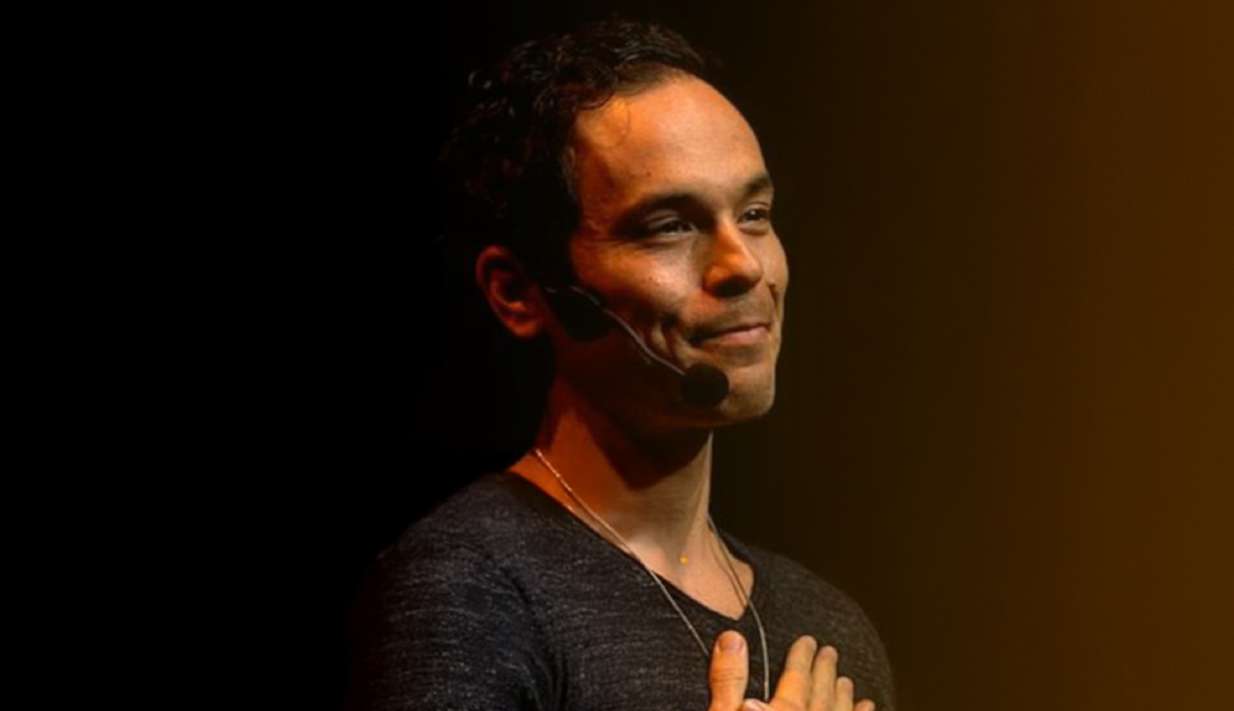 Adam Roa on stage